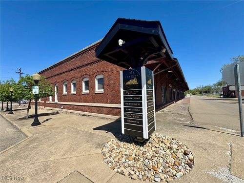 231 Market St, Zanesville, OH, 43701-3428 | Card Image