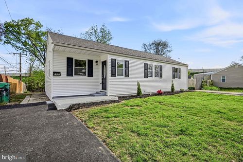 102 Robinson Dr, NEW CASTLE, DE, 19720-1824 | Card Image