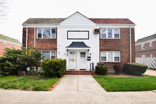 7553 197th Street, New York, NY, 11366 | Card Image