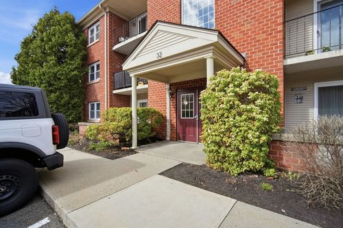 apt-g-32 Maple Crest Cir, Holyoke, MA, 01040-7010 | Card Image