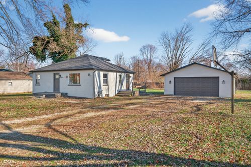 5065 Adkins St, Columbus, IN, 47201-8575 | Card Image
