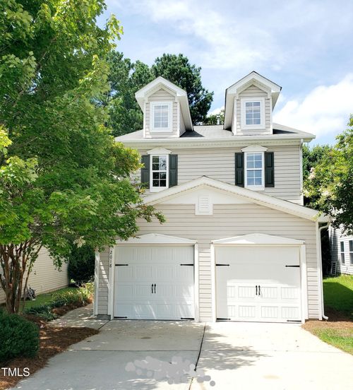 2018 Remington Oaks Cir, Cary, NC, 27519-8744 | Card Image
