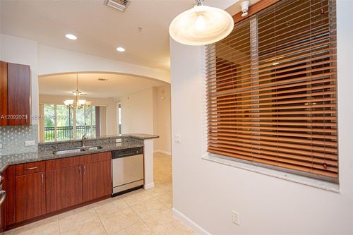 219-3055 Nw 126th Ave, Sunrise, FL, 33323-6332 | Card Image
