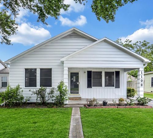 1108 Alvin St, El Campo, TX, 77437-4005 | Card Image