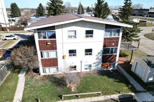 2-8-2337 20 Avenue, Bowden, AB, T0M0K0 | Card Image