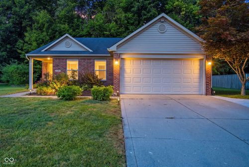 2046 Meadowlark Ln, Brownsburg, IN, 46112-8011 | Card Image