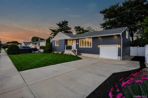 24 Hazel Ave, Farmingdale, NY, 11735-4122 | Card Image