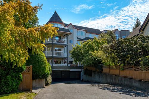101-1220 Fort St, Victoria, BC, V8V3L2 | Card Image