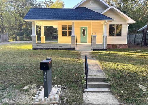 307 Wall St, Morrilton, AR, 72110-4034 | Card Image