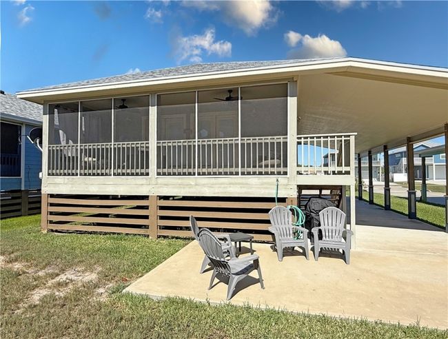 1020 S Live Oak St, House other with 2 bedrooms, 2 bathrooms and null parking in Rockport TX | Image 24