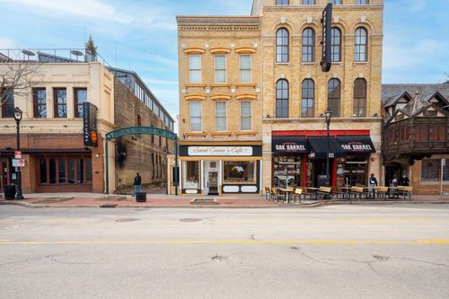1031 N Martin L King Jr Dr, Milwaukee, WI, 53203 | Card Image