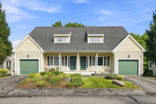 8 Locksley Lane, Raymond, NH, 03077 | Card Image