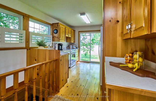 2148 Stisted Rd S, House other with 3 bedrooms, 2 bathrooms and 6 parking in Sprucedale ON | Image 7