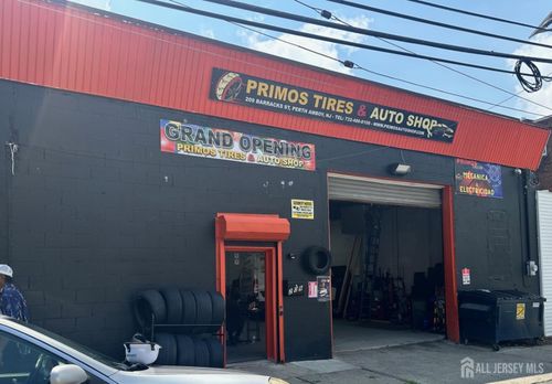 209 Barracks St, Perth Amboy, NJ, 08861-3470 | Card Image