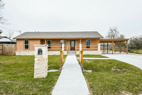 3200 Hoover St, La Marque, TX, 77568-3428 | Card Image
