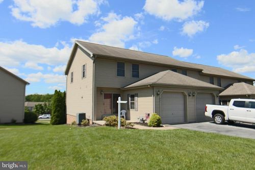 851 Woodridge Dr, MIDDLETOWN, PA, 17057-3149 | Card Image