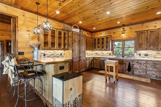 9 Kensington Dr, Home with 3 bedrooms, 3 bathrooms and null parking in Mineral Bluff GA | Image 18