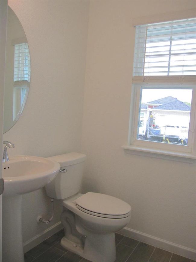 Half bathroom | Image 14