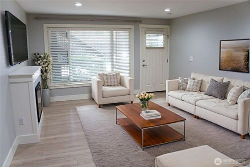 apt-b110-21305 48th Ave W, Mountlake Terrace, WA, 98043-6461 | Card Image