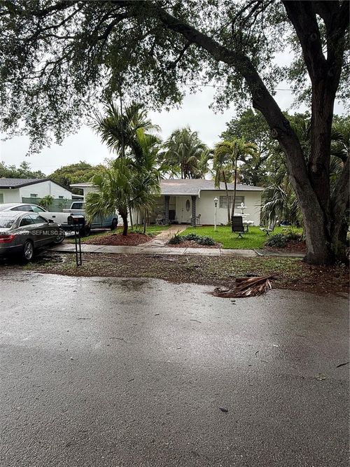 4021 Sw 26th St, West Park, FL, 33023-4417 | Card Image