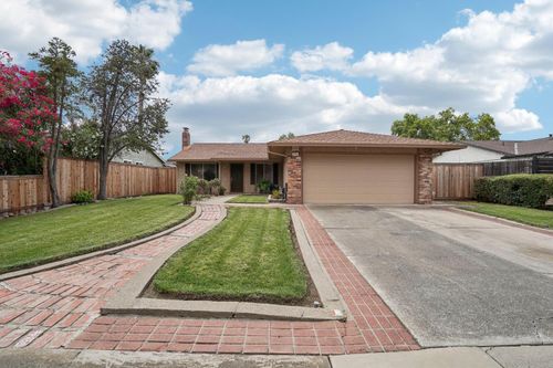 4112 Ashgrove Way, Sacramento, CA, 95826 | Card Image