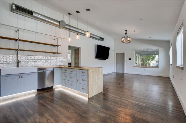 2305 Sw 19 Th Ter, House other with 2 bedrooms, 2 bathrooms and null parking in Miami FL | Image 5