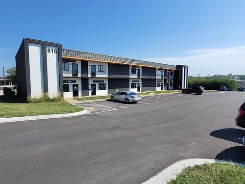 9-815 Office Park Road, West Des Moines, IA, 50265 | Card Image