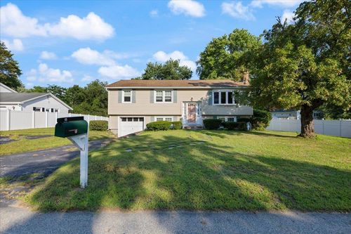 15 Blue Jay Ave, Dracut, MA, 01826-1303 | Card Image