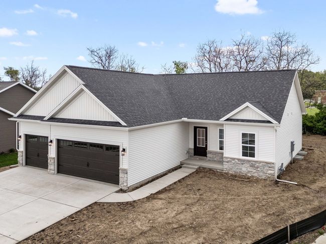 2516 Savanna Rd, House other with 3 bedrooms, 2 bathrooms and 3 parking in Bloomington IL | Image 35