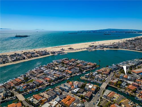 111 Geneva Walk, Long Beach, CA, 90803-3917 | Card Image