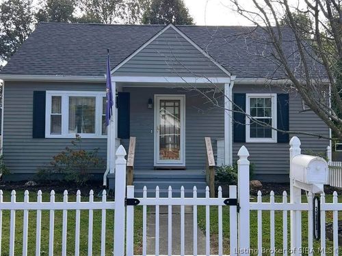 311 E Pike St, Vevay, IN, 47043-1218 | Card Image