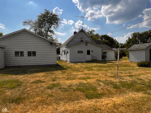 124 N Linden St, Dana, IN, 47847-8144 | Card Image