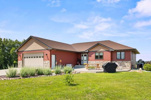 22478 County Road 7, Hutchinson, MN, 55350-5619 | Card Image