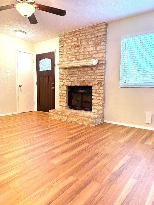 a-9901 Hundred Oaks Cir, Austin, TX, 78750-4234 | Card Image