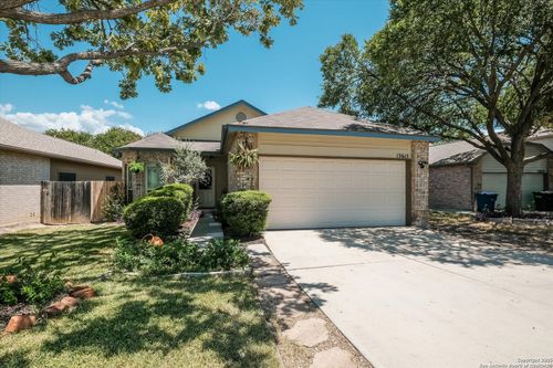 13615 Drakewood, San Antonio, TX, 78247-3525 | Card Image