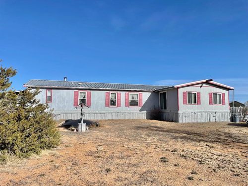 8 Bison Cir, Moriarty, NM, 87035-5231 | Card Image