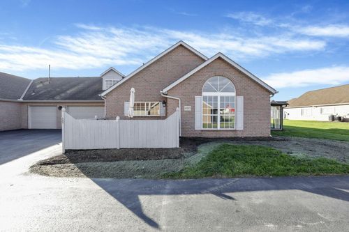 4997 Meadow Run Dr, Hilliard, OH, 43026-7163 | Card Image