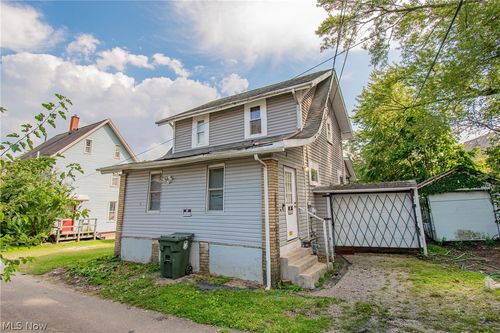 510 Homes Pl Nw, Canton, OH, 44703-1642 | Card Image