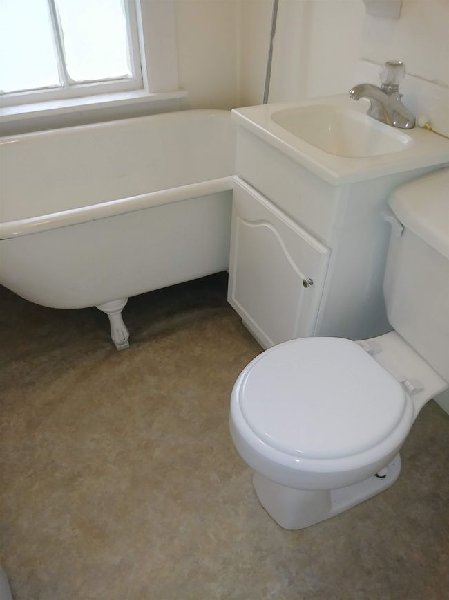 APT-1-4 - 22 Chestnut St, Home with 0 bedrooms, 0 bathrooms and null parking in Brattleboro VT | Image 37