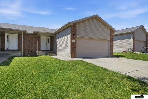 7229 & 7225 Dorchester Ct, Lincoln, NE, 68521-5853 | Card Image