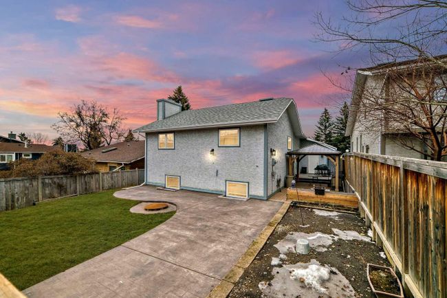 23 Sanderling Rise Nw, Home with 4 bedrooms, 3 bathrooms and 5 parking in Calgary AB | Image 36