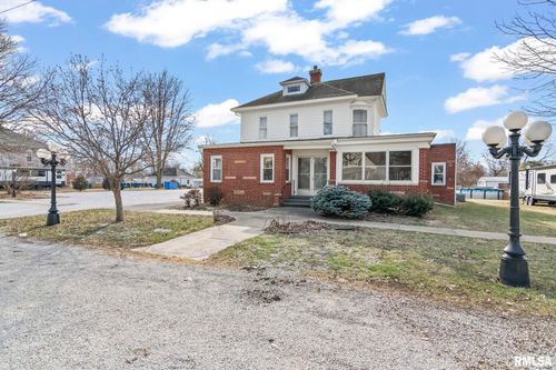 109 E Washington St, Edinburg, IL, 62531-9420 | Card Image
