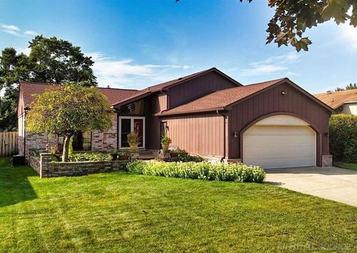 13742 Brookside Dr, Sterling Heights, MI, 48313-2816 | Card Image