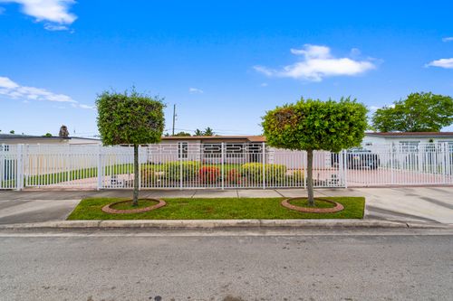 6160 W 14th Ave, Hialeah, FL, 33012-6231 | Card Image