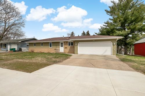 416 W State St, Belle Plaine, MN, 56011-1439 | Card Image