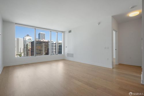 22h-338 Main Street, San Francisco, CA, 94105 | Card Image
