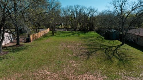 411 Persimmon St, Bastrop, TX, 78602-2010 | Card Image