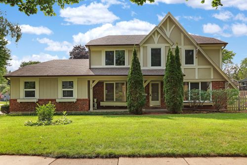 713 Dawes St, Libertyville, IL, 60048-3107 | Card Image