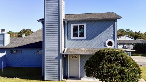 32 Harbour Walk, New Bern, NC, 28562-8902 | Card Image