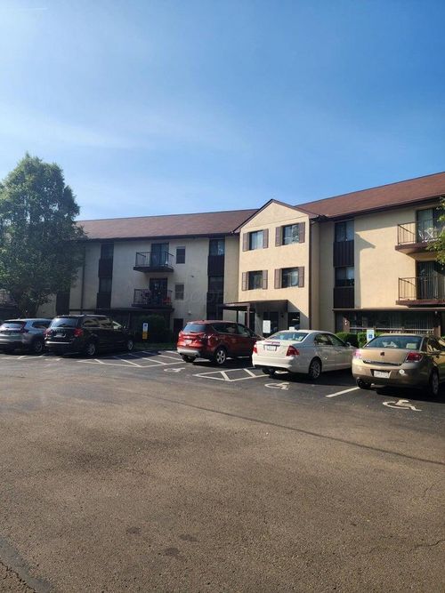 311-3939 Karl Rd, Columbus, OH, 43224-5210 | Card Image